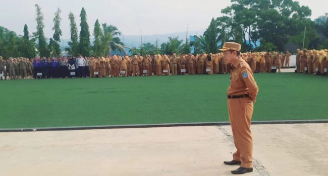 Sekot Kendari Pimpin Apel Tekankan Disiplin dan Optimalisasi PAD