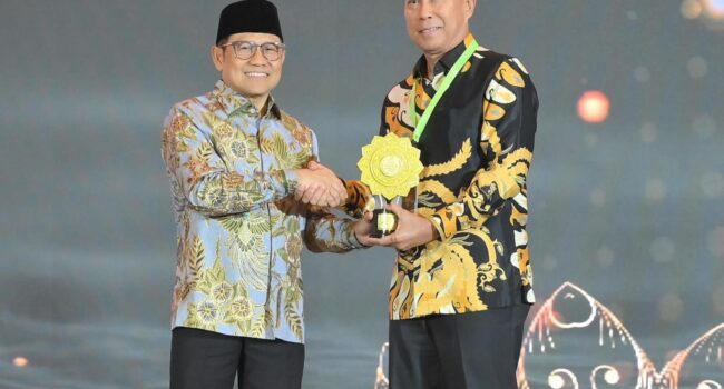 Pemprov Sultra Kembali raih UHC Award, Cakupan UHC tembus 89,65 persen Peserta aktif