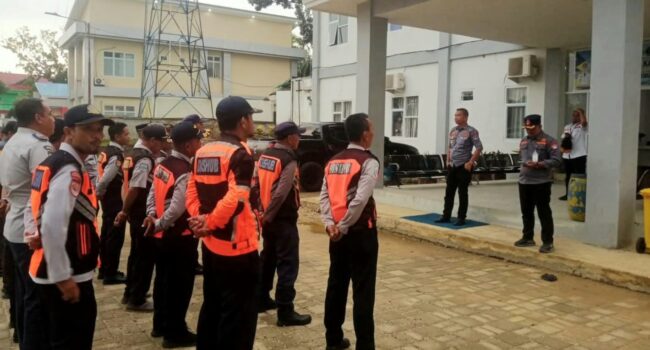 Dishub dan Satpol PP Kota Kendari Tertibkan Parkir dan Pedagang di TPI