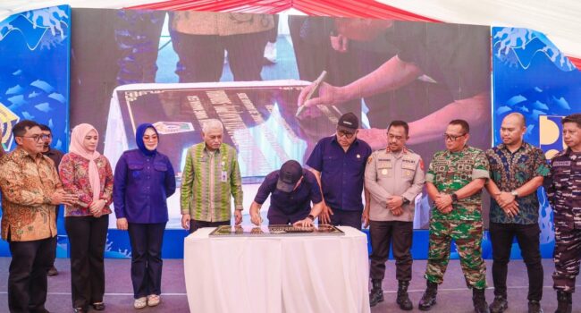 Resmikan PPI Sodohoa, Gubernur Sultra Dorong Penguatan Ekonomi Pesisir