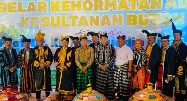 Sultan Buton Tetapkan Menteri Agama RI sebagai Kerabat Adat Kesultanan