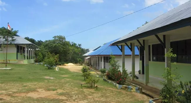 Menyelamatkan SMAN 1 Toari Kolaka dari Keterpurukan