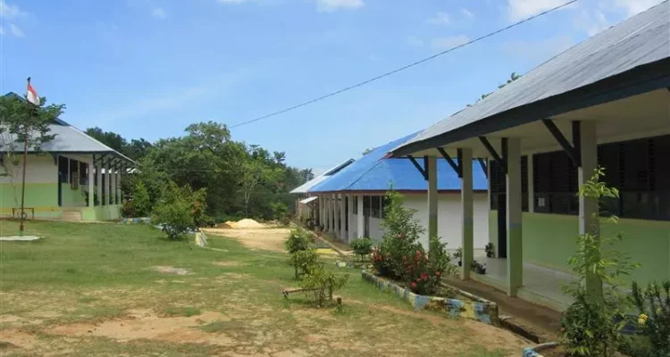 Menyelamatkan SMAN 1 Toari Kolaka dari Keterpurukan