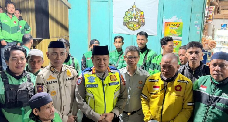 Sinergi Ramadan, Ditlantas Polda Sultra dan Stakeholder Gelar 'Sahur On The Pangjek' Bersama Ojol