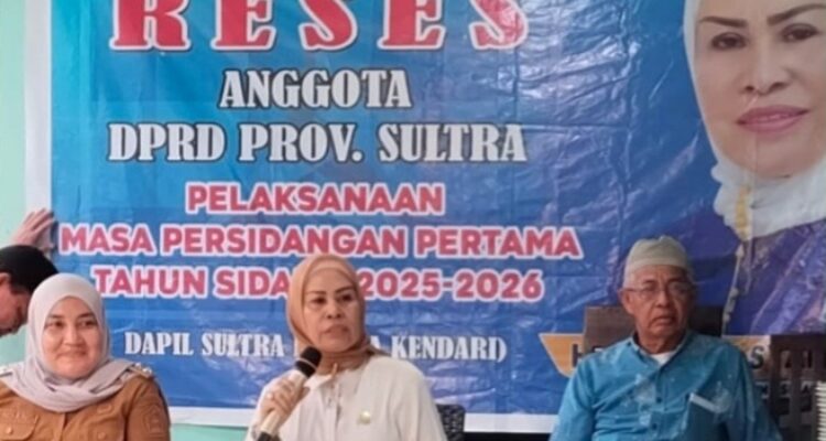 Isyatin Syam Sisir Tiga Kelurahan di Kendari saat Reses