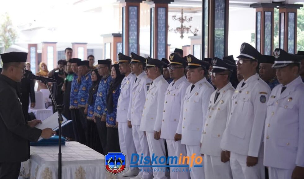 Bupati Kolaka Lantik 98 Pejabat di Lingkup Pemda