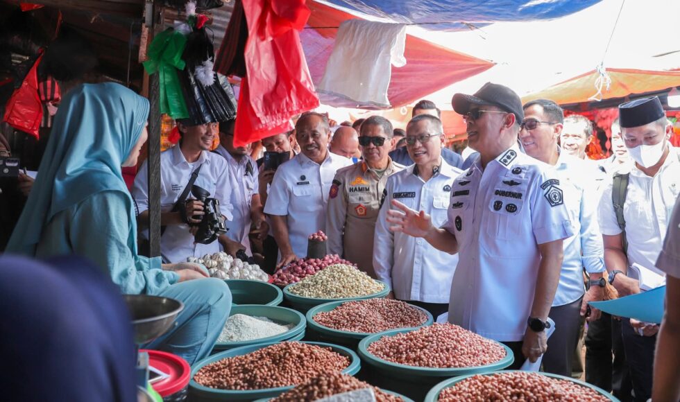 Stok Beras, Minyak, dan Gula Aman Tiga Bulan, Gubernur Sultra Sidak Pasar dan Ritel Modern