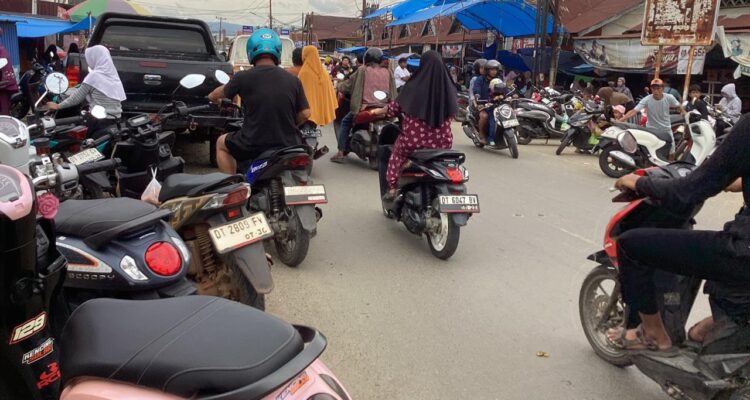 Mengoptimalkan PAD dengan Mengabaikan Keselamatan dan Kelancaran Lalu Lintas?