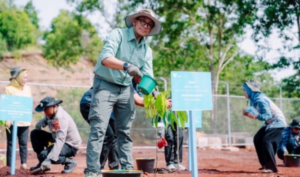 Membasuh Wajah Kota, Menanam Harapan, Kado Ke-66 untuk Kolaka dari PT Vale