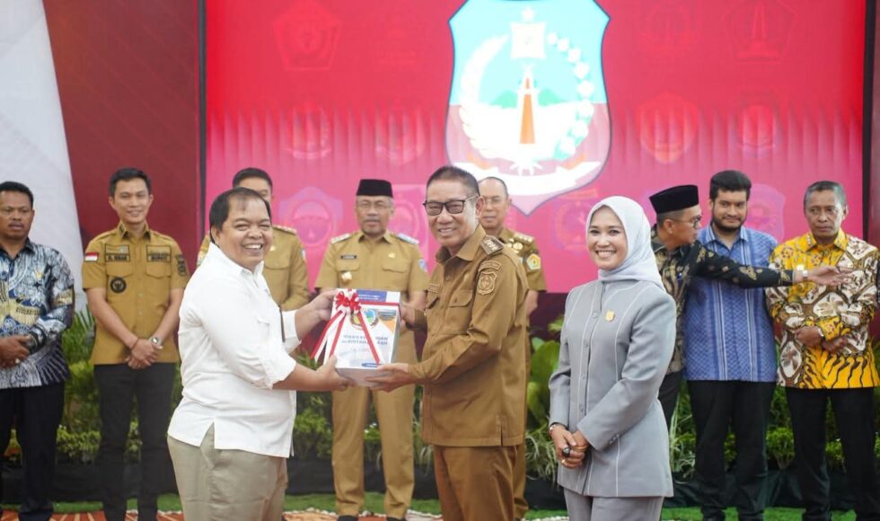 Pemda Koltim Serahkan LKPD TA 2025, Tegaskan Komitmen Transparansi dan Akuntabilitas